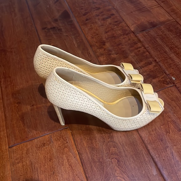 Salvatore Ferragamo Heels. Good condition. - Picture 8 of 9